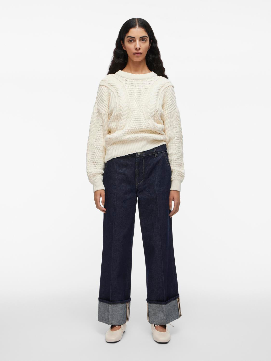 model_shot-front_full